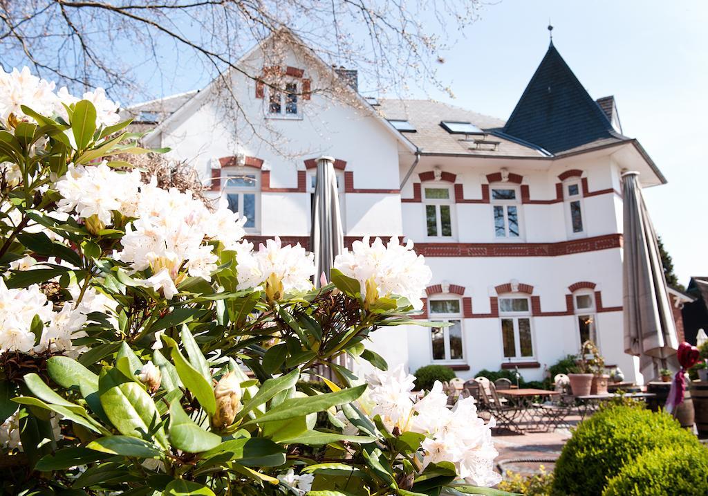Heinsens Ellerbek Bed & Breakfast Екстериор снимка