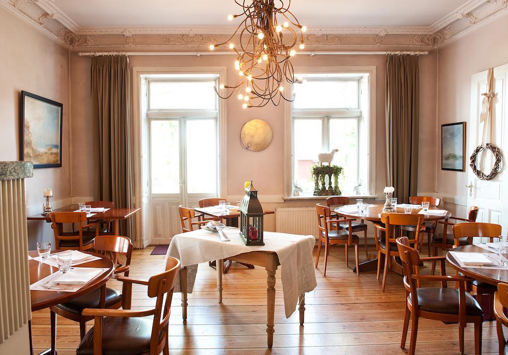 Heinsens Ellerbek Bed & Breakfast Екстериор снимка