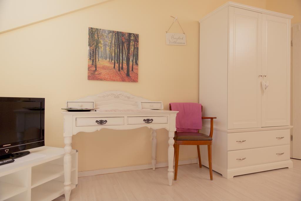 Heinsens Ellerbek Bed & Breakfast Стая снимка