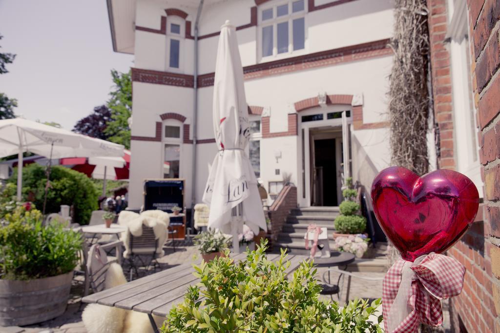 Heinsens Ellerbek Bed & Breakfast Екстериор снимка