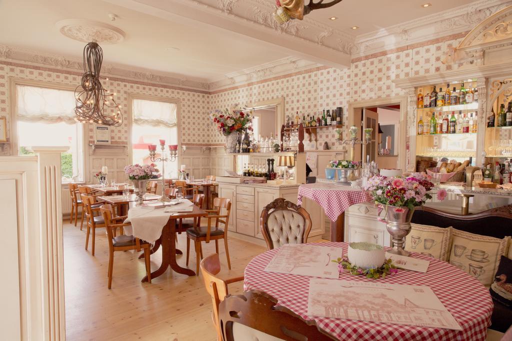 Heinsens Ellerbek Bed & Breakfast Екстериор снимка