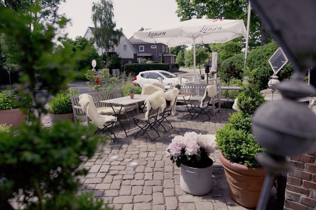 Heinsens Ellerbek Bed & Breakfast Екстериор снимка