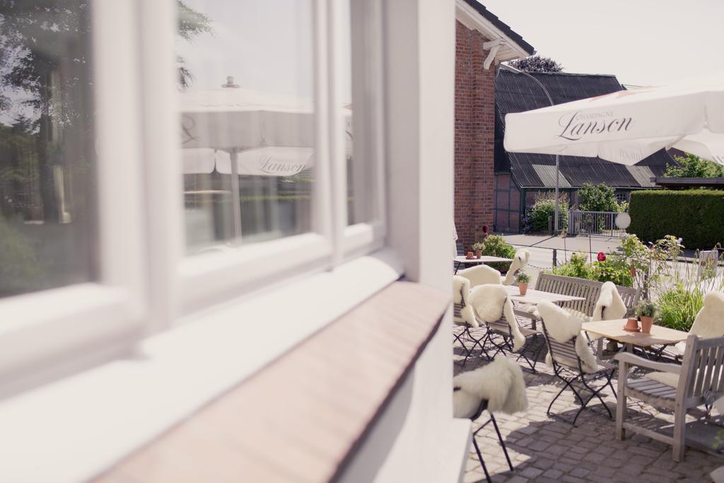 Heinsens Ellerbek Bed & Breakfast Екстериор снимка