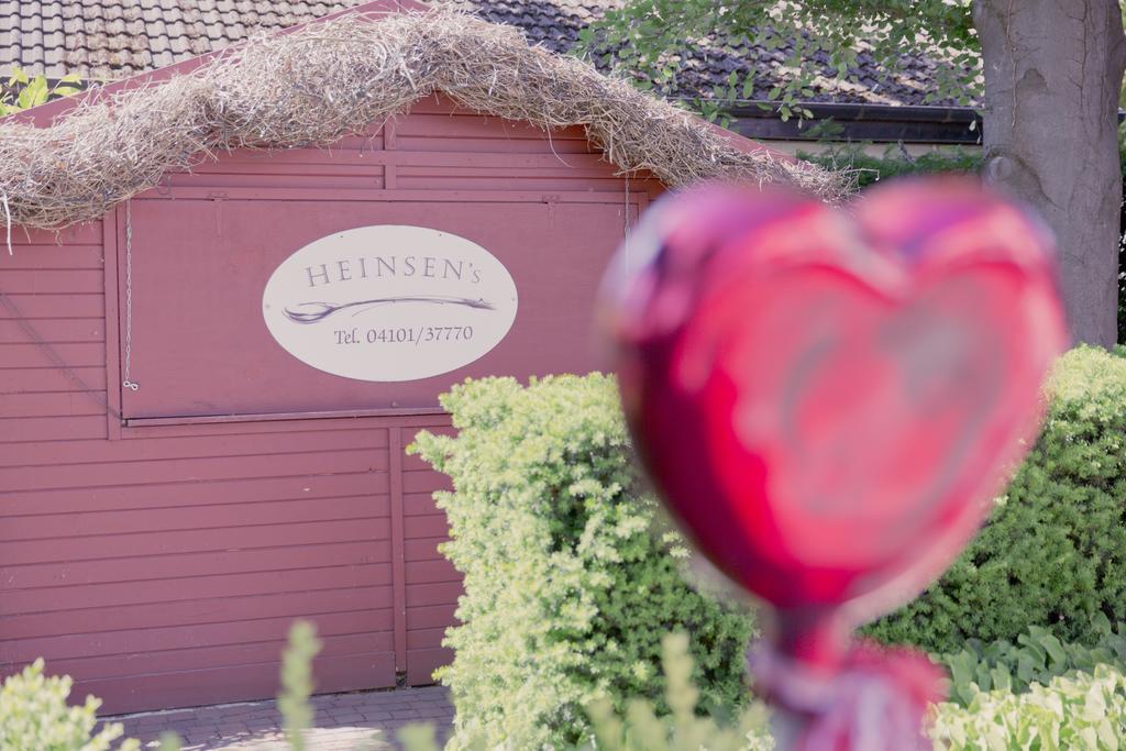 Heinsens Ellerbek Bed & Breakfast Екстериор снимка