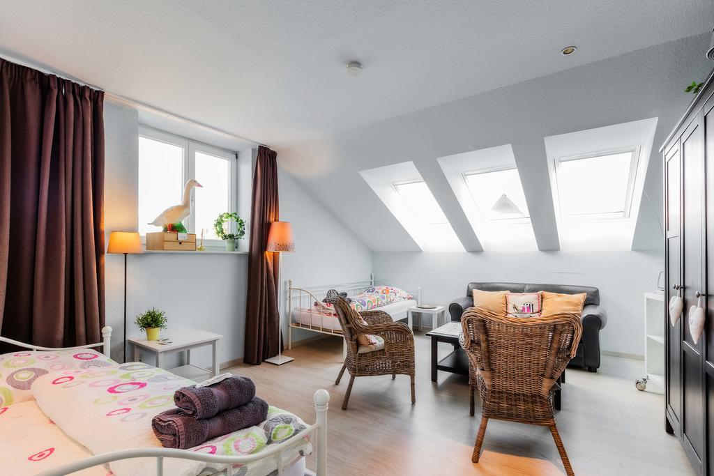 Heinsens Ellerbek Bed & Breakfast Екстериор снимка