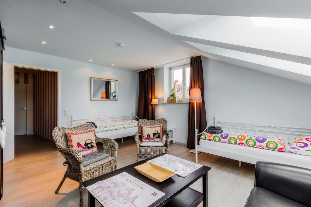 Heinsens Ellerbek Bed & Breakfast Екстериор снимка