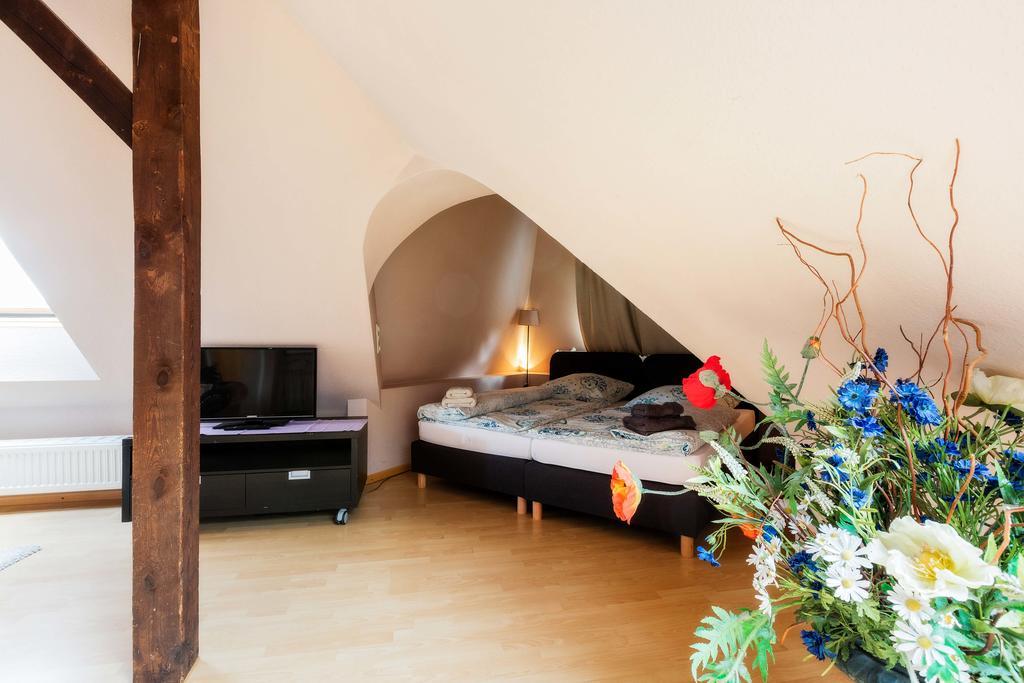Heinsens Ellerbek Bed & Breakfast Екстериор снимка