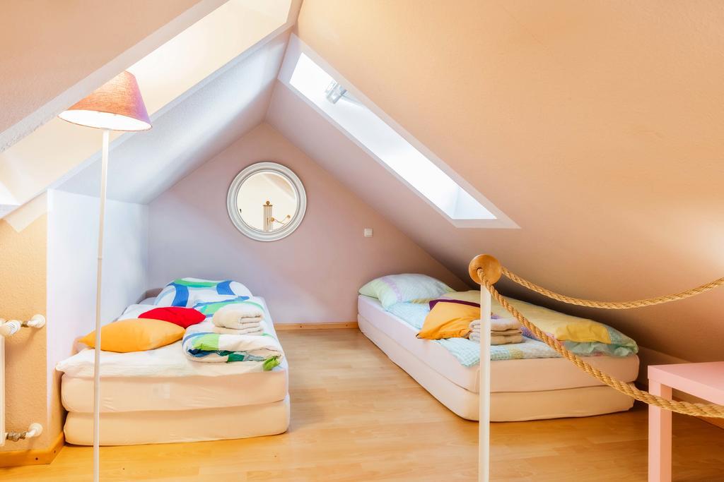 Heinsens Ellerbek Bed & Breakfast Екстериор снимка