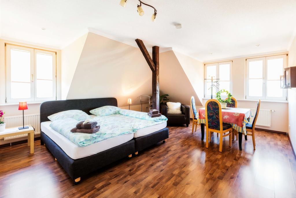 Heinsens Ellerbek Bed & Breakfast Екстериор снимка
