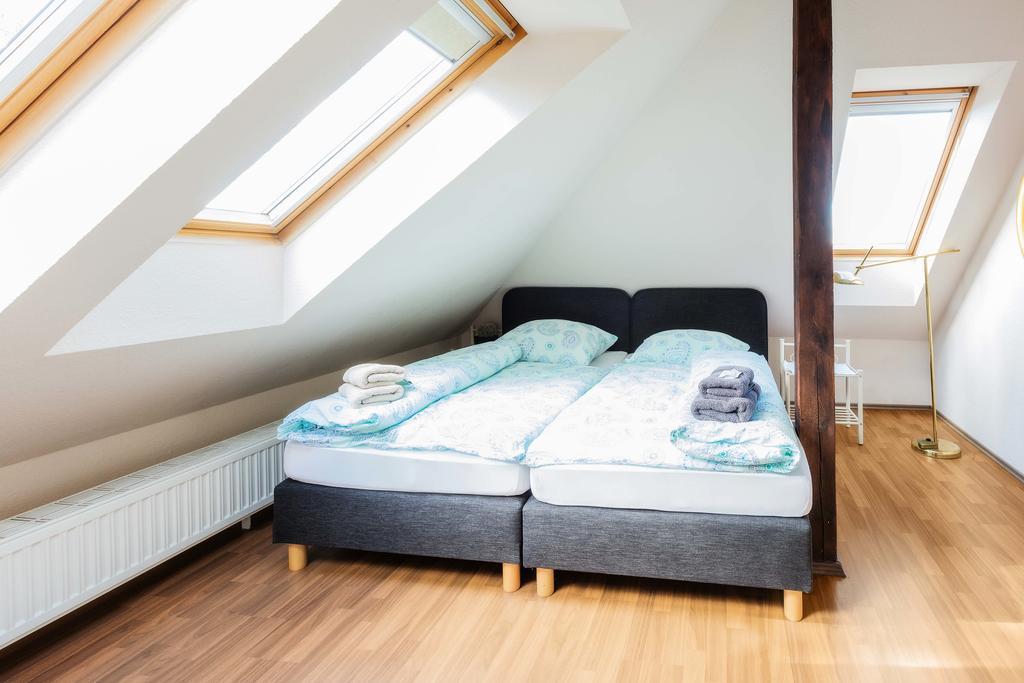 Heinsens Ellerbek Bed & Breakfast Екстериор снимка
