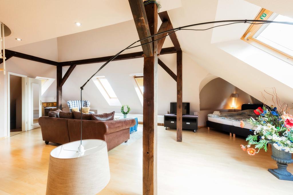Heinsens Ellerbek Bed & Breakfast Екстериор снимка